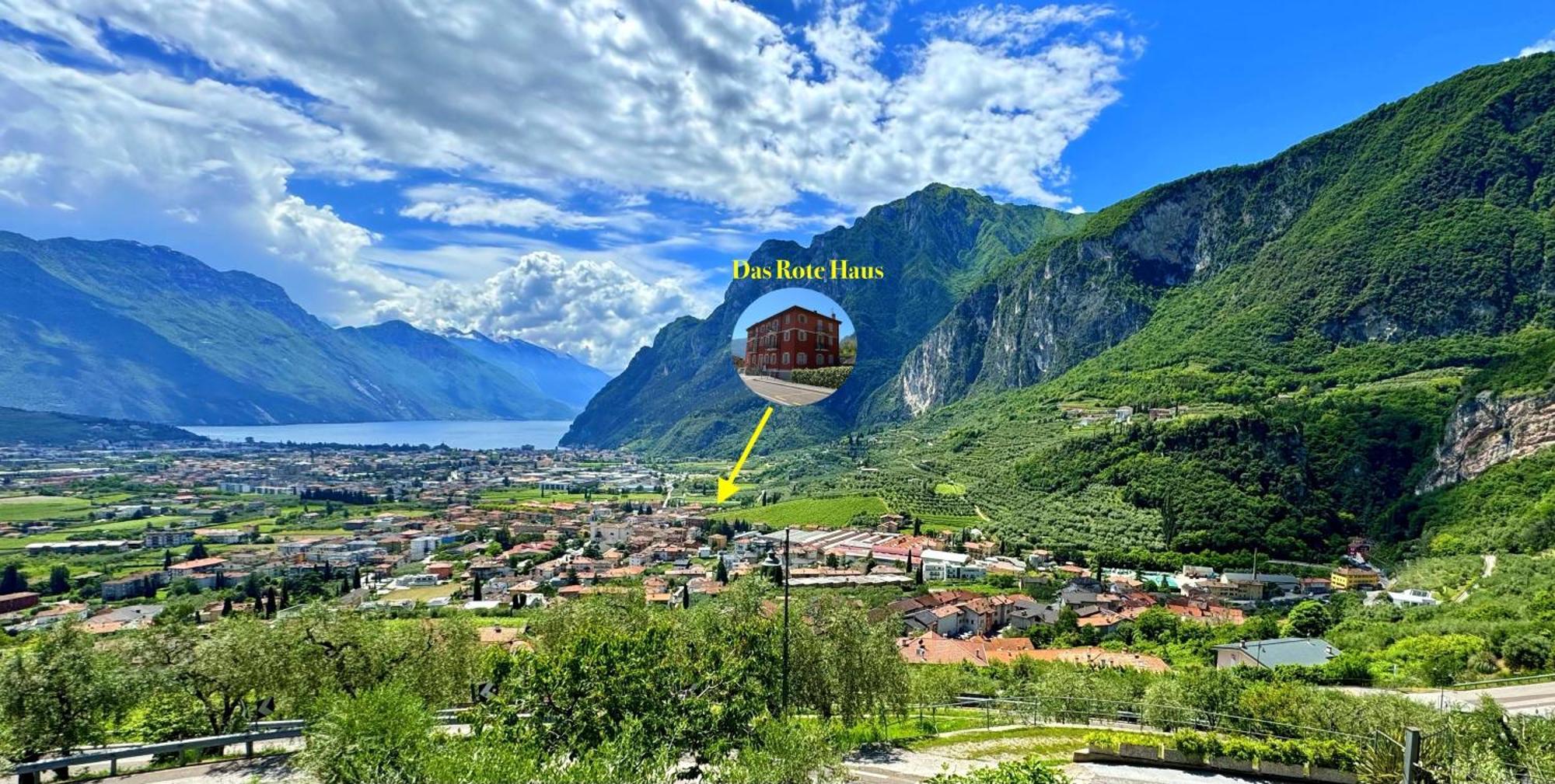 Das Rote Haus Riva del Garda Bagian luar foto