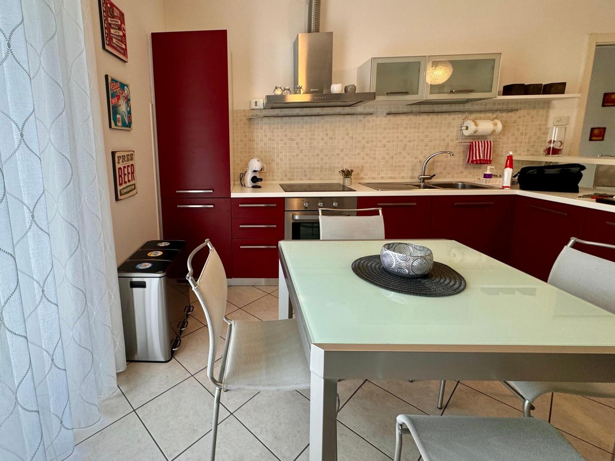 Das Rote Haus Riva del Garda Bagian luar foto